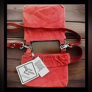 💞LIZDEN💞DOUBLE STACK SUEDE RUFFLE CROSSBODY BAG PURSE W/ MATCHING GLOVES NWT❣️